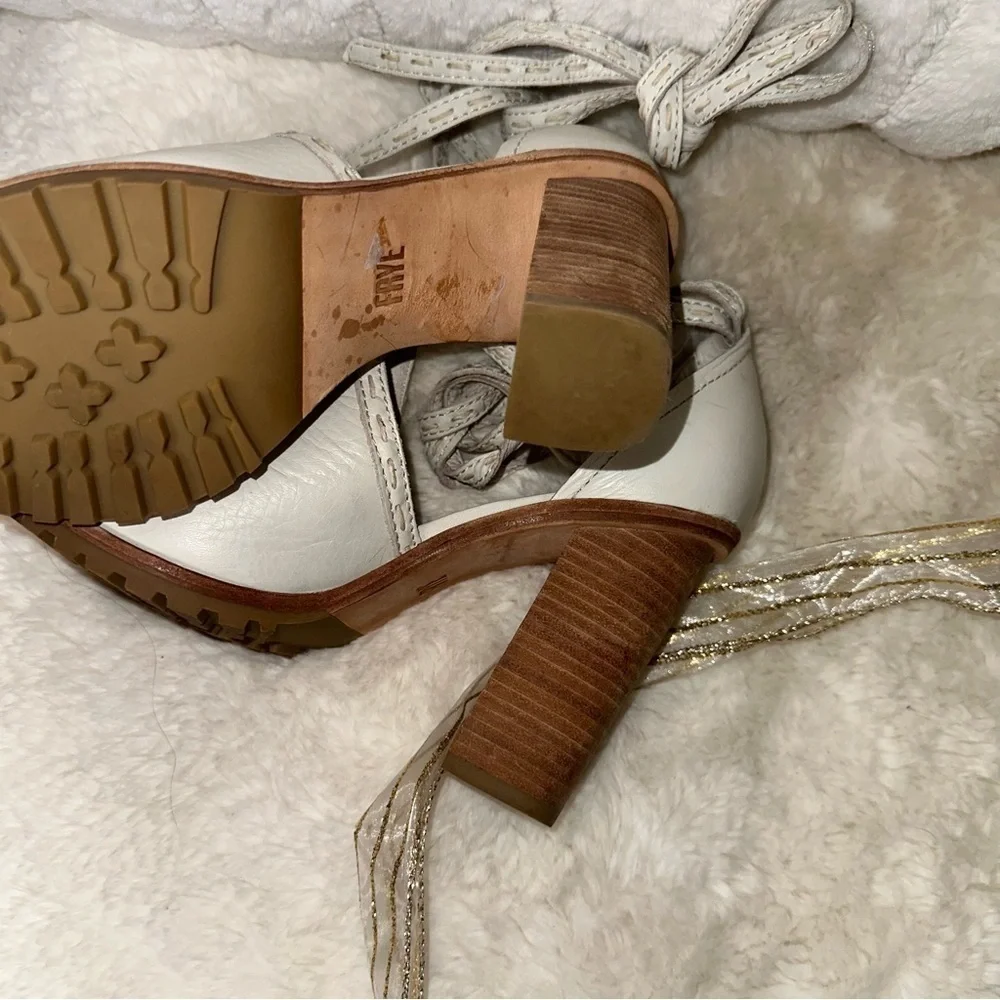 Frye Suzie Pickstitch Lug Womens White Leather Strap Heels Shoes size 7 1/2